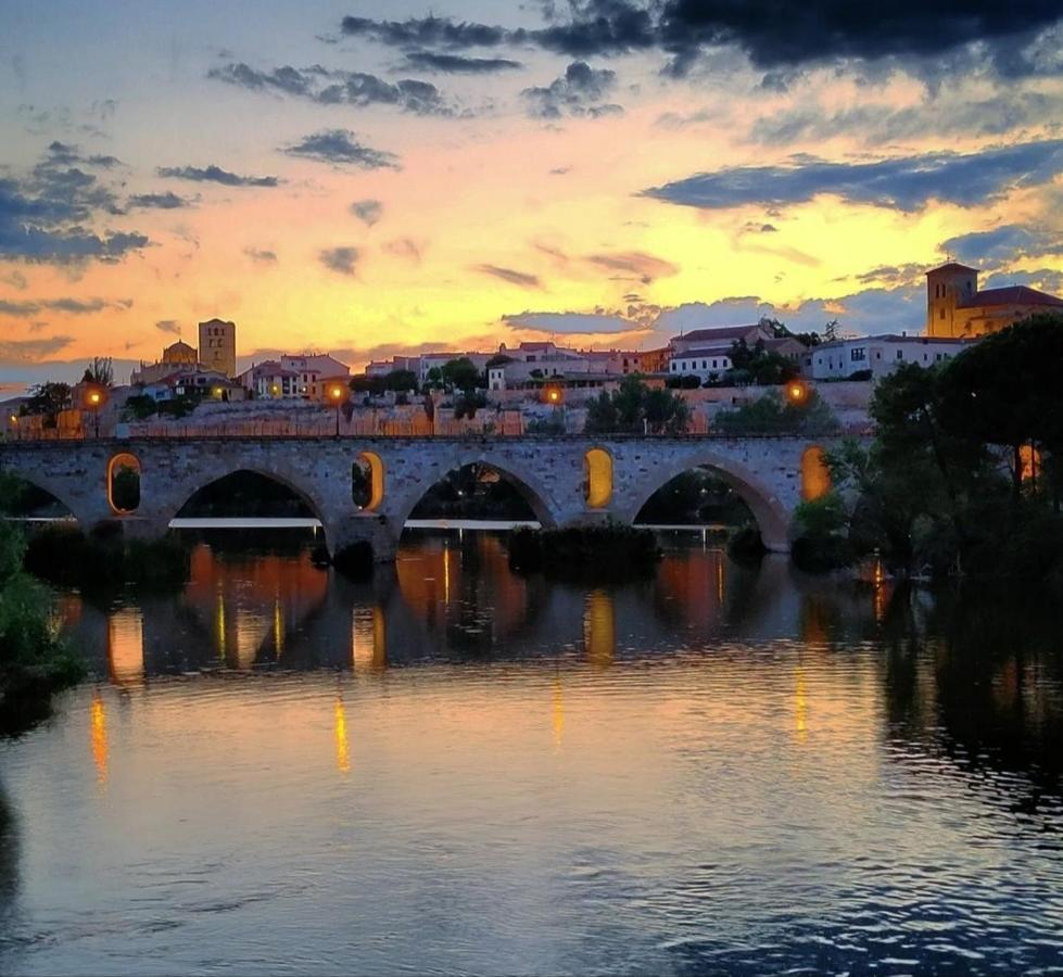 A Los Ojos Del Rio Duero Zamora Eksteriør billede